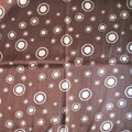 棕色圆圈方形韩国丝巾