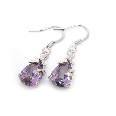 闪亮紫色水滴锆石耳环